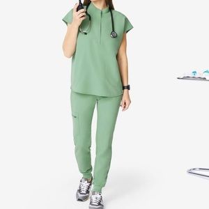 Figs Limited Edition Jade Scrub Set